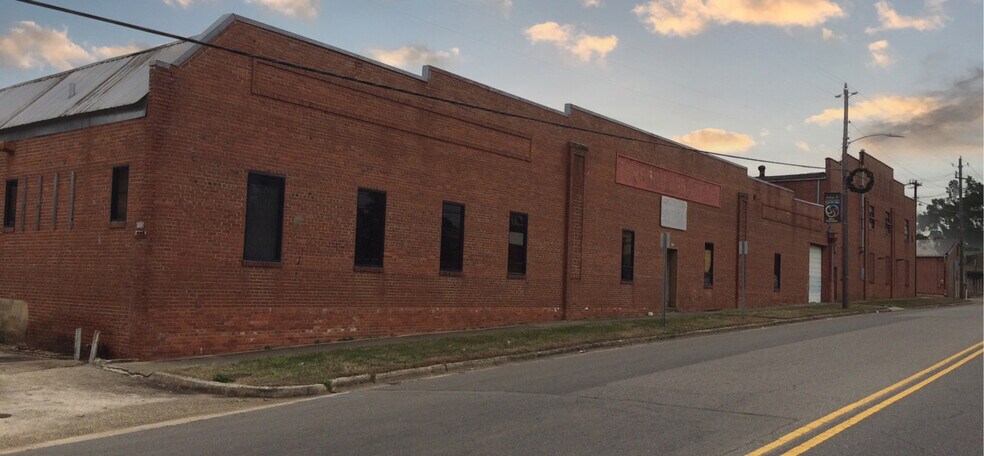 511 Wicker St, Sanford, NC à vendre - Photo de l’immeuble – Image 3 sur 3