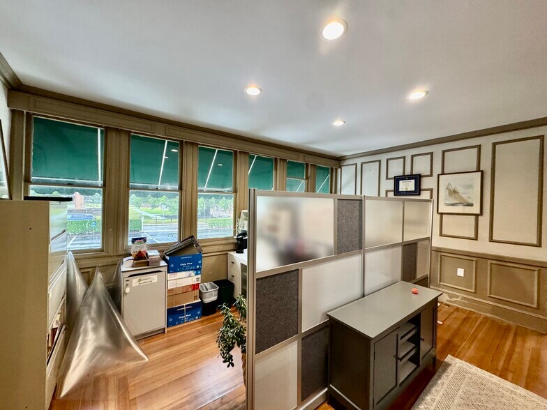 38 Bellevue Ave, Newport, RI à louer - Photo de l’immeuble – Image 3 sur 10