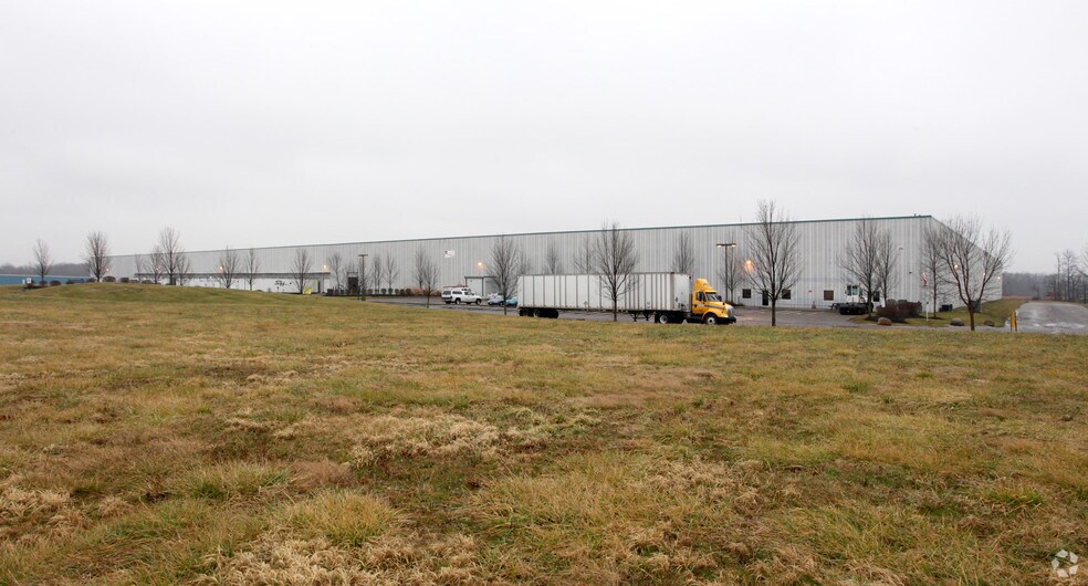 200 Arrowhead Blvd, Hebron, OH à louer - Photo de l’immeuble – Image 2 sur 14