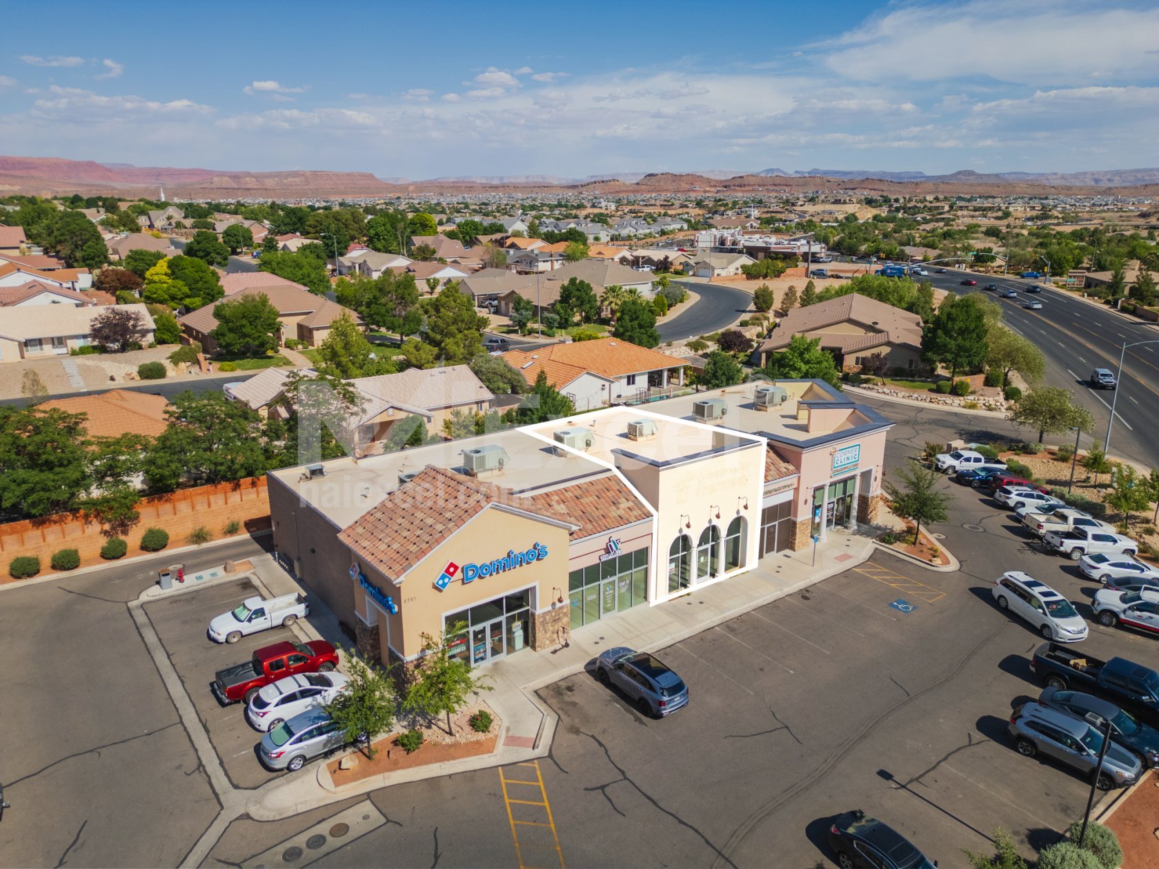 2351 S River Rd, Saint George, UT à louer Photo de l’immeuble– Image 1 sur 7