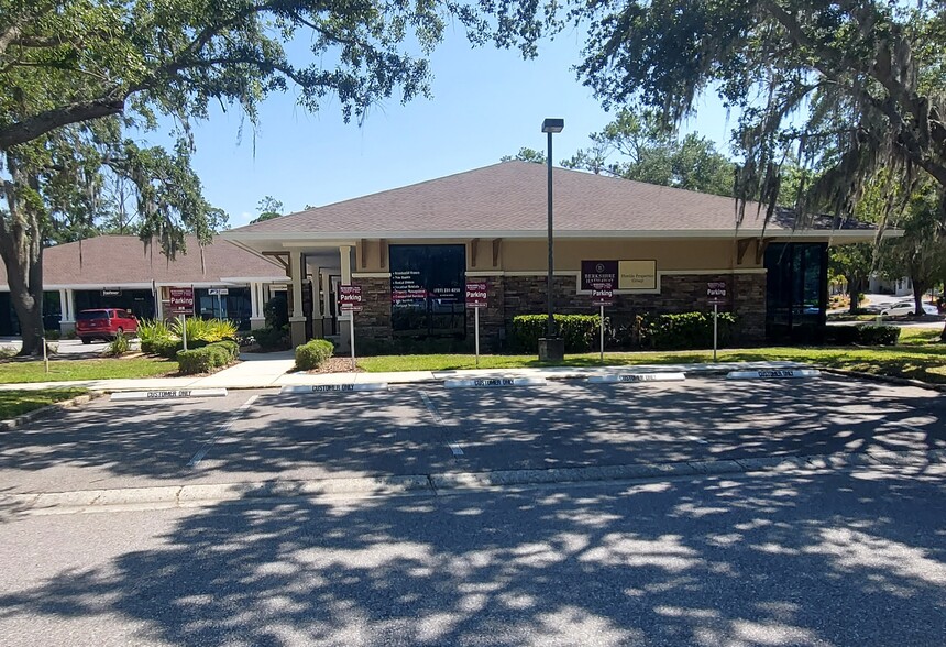 301 East Lake Woodlands Pkwy, Oldsmar, FL à louer - Photo principale – Image 1 sur 12