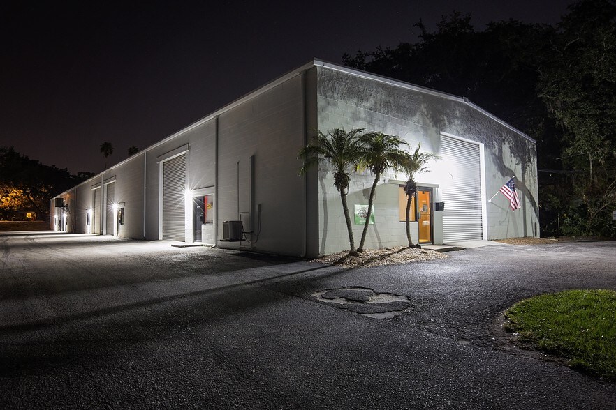 1010 Park Ct, Safety Harbor, FL à louer - Photo de l’immeuble – Image 1 sur 33