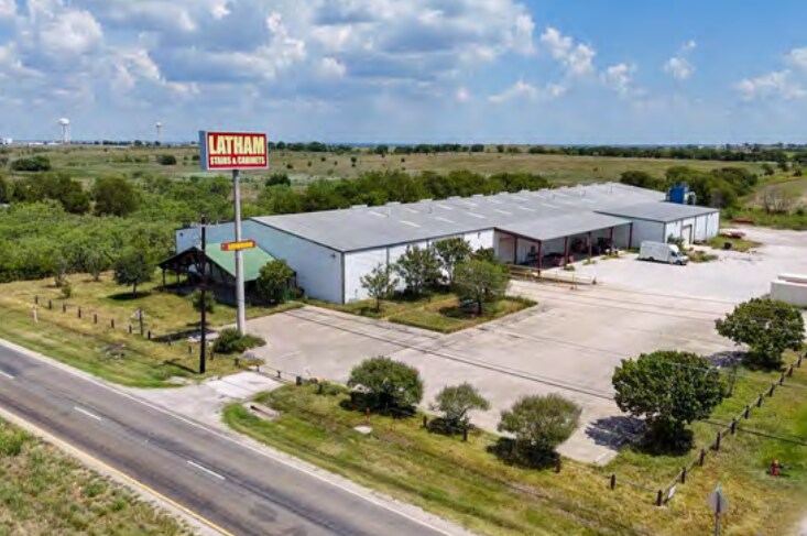 1850 N Stemmons St, Sanger, TX à vendre - Photo de l’immeuble – Image 2 sur 17