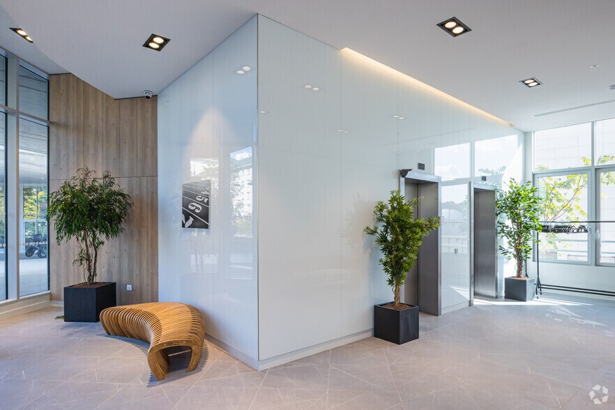 9-35 Avenue Pierre De Coubertin, Paris à louer - Photo de l’immeuble – Image 3 sur 10