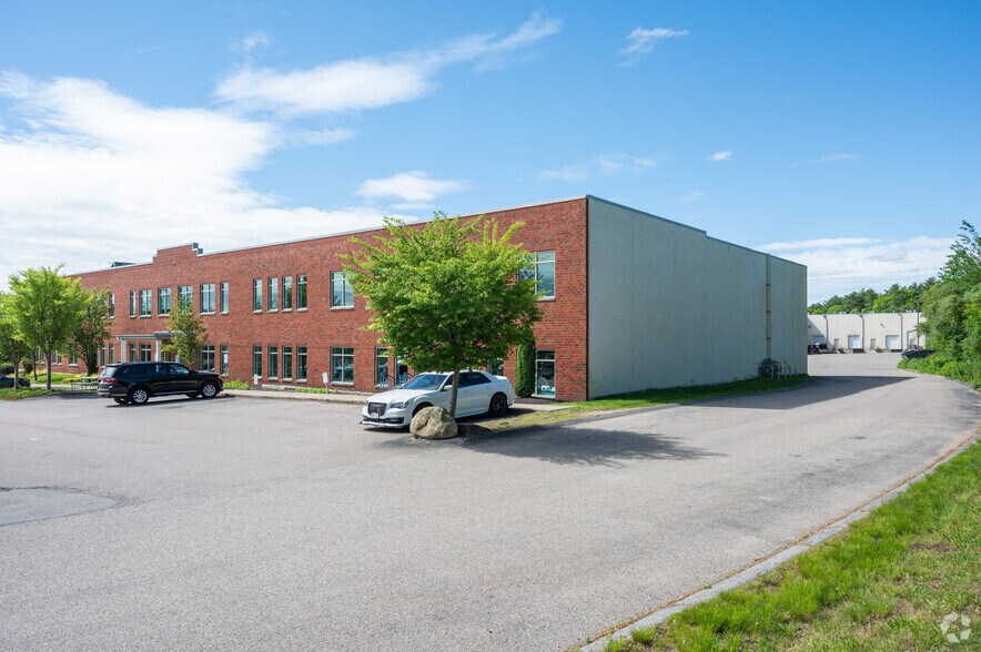 42 Winter St, Pembroke, MA à vendre - Photo de l’immeuble – Image 3 sur 6