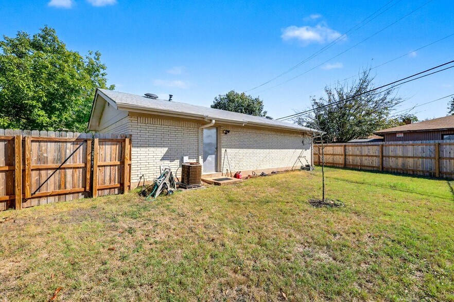 2406 Dawn Dr, Georgetown, TX à vendre - Photo de l’immeuble – Image 3 sur 21