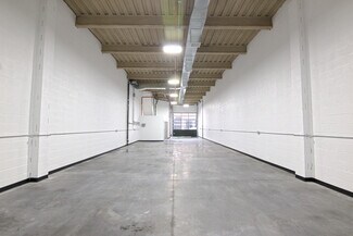 Plus de détails pour 1831 42nd St, Astoria, NY - Bureau, Local d'activités à louer