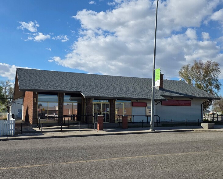 420 Highway Av N, Picture Butte, AB à vendre - Photo de l’immeuble – Image 2 sur 5