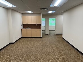 33-43 Great Neck Rd, Great Neck, NY à louer Photo intérieure– Image 1 sur 4