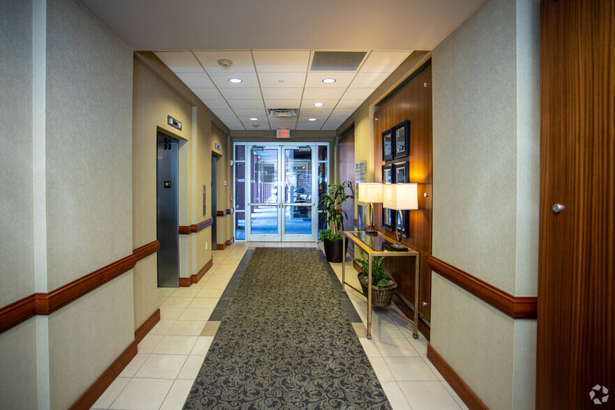 345 Frazier Ave, Chattanooga, TN à louer - Hall d’entrée – Image 2 sur 12