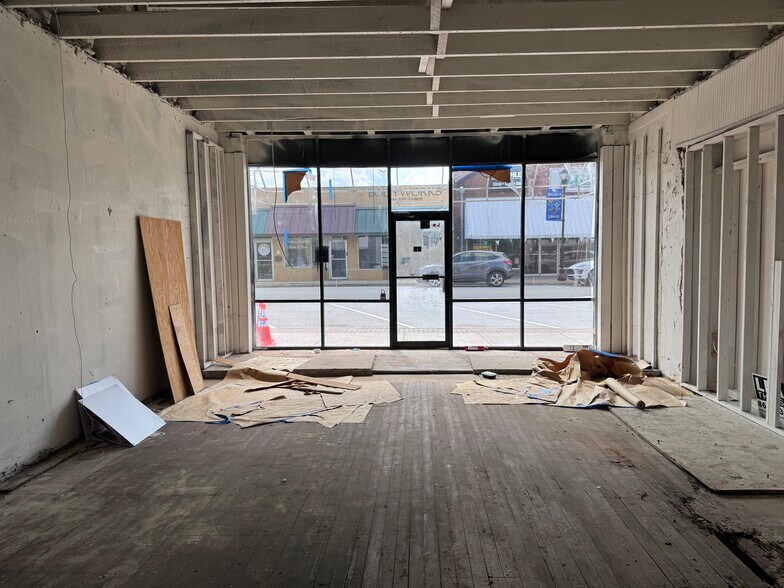 25 S Commerce St, Liberty, SC à vendre - Photo intérieure – Image 2 sur 5