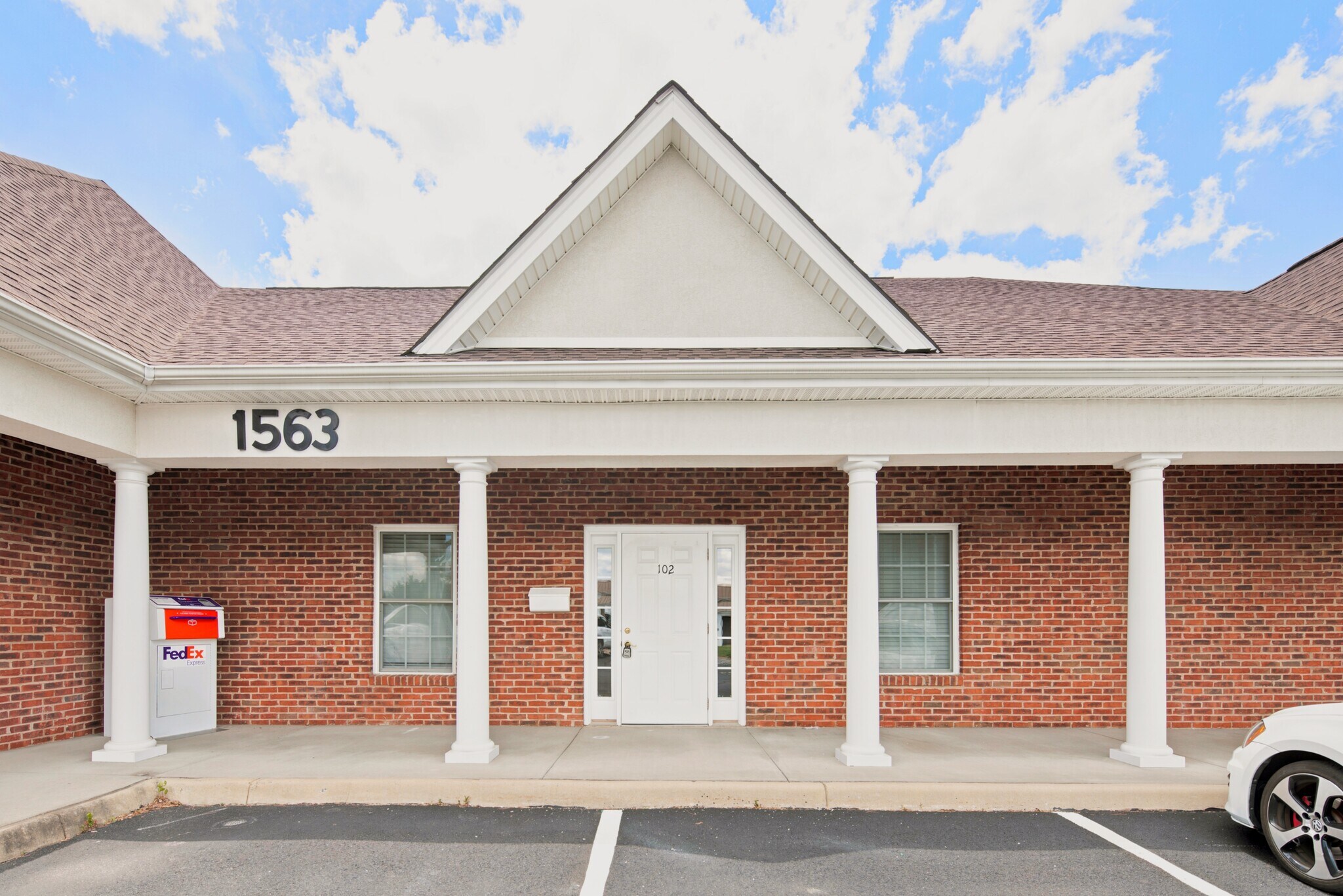 1569 Jefferson Hwy, Fishersville, VA à louer Photo de l’immeuble– Image 1 sur 22