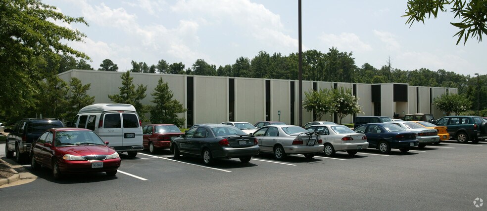 1221 Alverser Dr, Midlothian, VA à vendre - Photo de l’immeuble – Image 2 sur 6