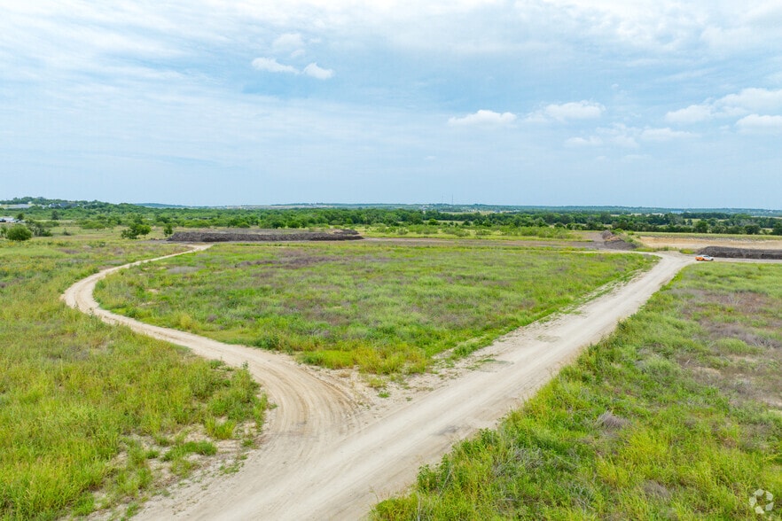 1001 Rohde Road, Kyle, TX à louer - Photo de l’immeuble – Image 3 sur 20