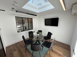 5 Crown Passage, Kingston Upon Thames à louer Photo intérieure– Image 2 sur 5