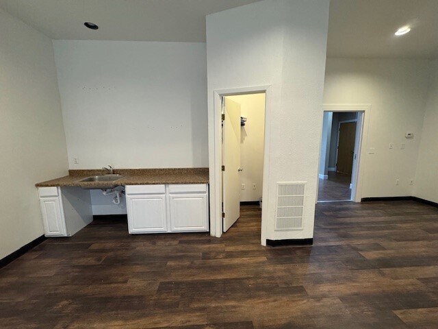 2410 Hunter Rd, San Marcos, TX à louer - Photo intérieure – Image 3 sur 9
