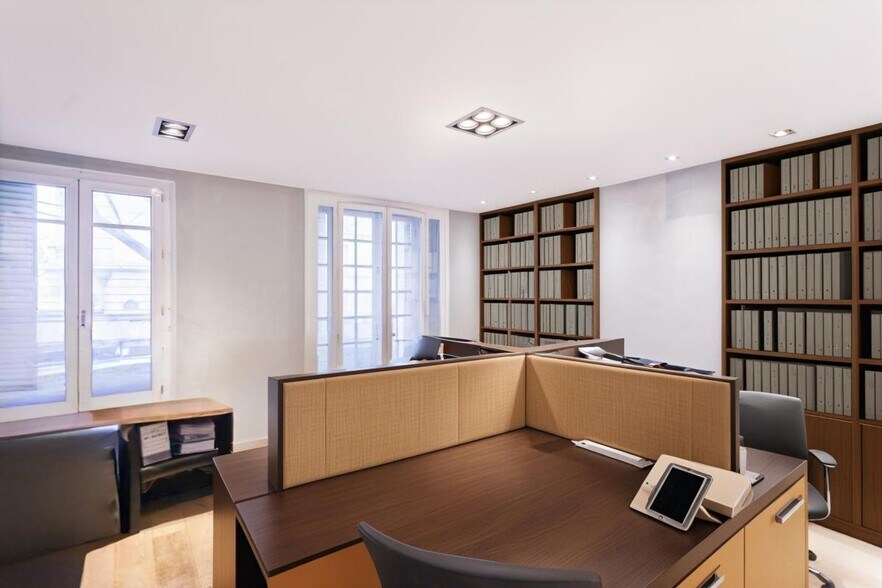 Local d'activités dans Paris à vendre - Photo de l’immeuble – Image 3 sur 4
