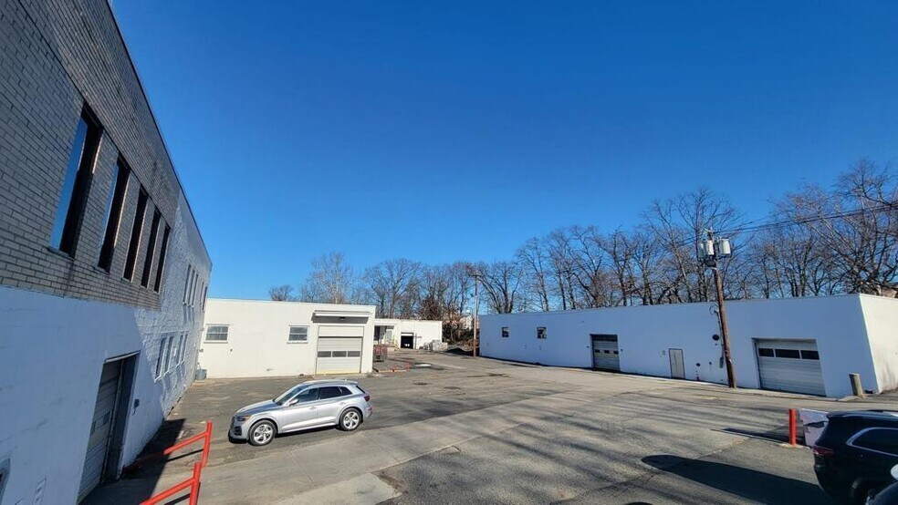 180 Kingsland Rd, Clifton, NJ à louer - Photo de l’immeuble – Image 2 sur 5
