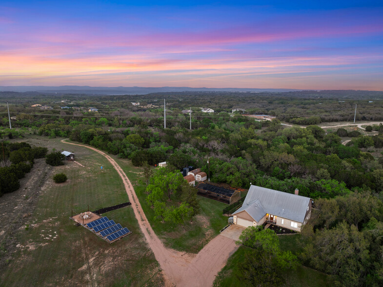 260 Gregg dr, Spicewood, TX à vendre - Photo de l’immeuble – Image 2 sur 34