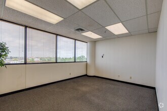 1300 S Meridian Ave, Oklahoma City, OK à vendre Photo intérieure– Image 2 sur 3