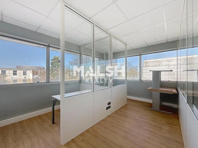 Plus de détails pour Bureau à louer