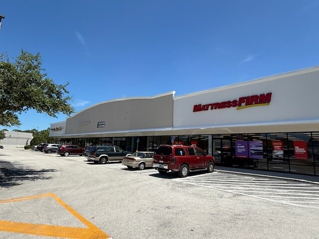8619-8637 Us Hwy 19 N, Port Richey, FL à louer - Photo de l’immeuble – Image 2 sur 4