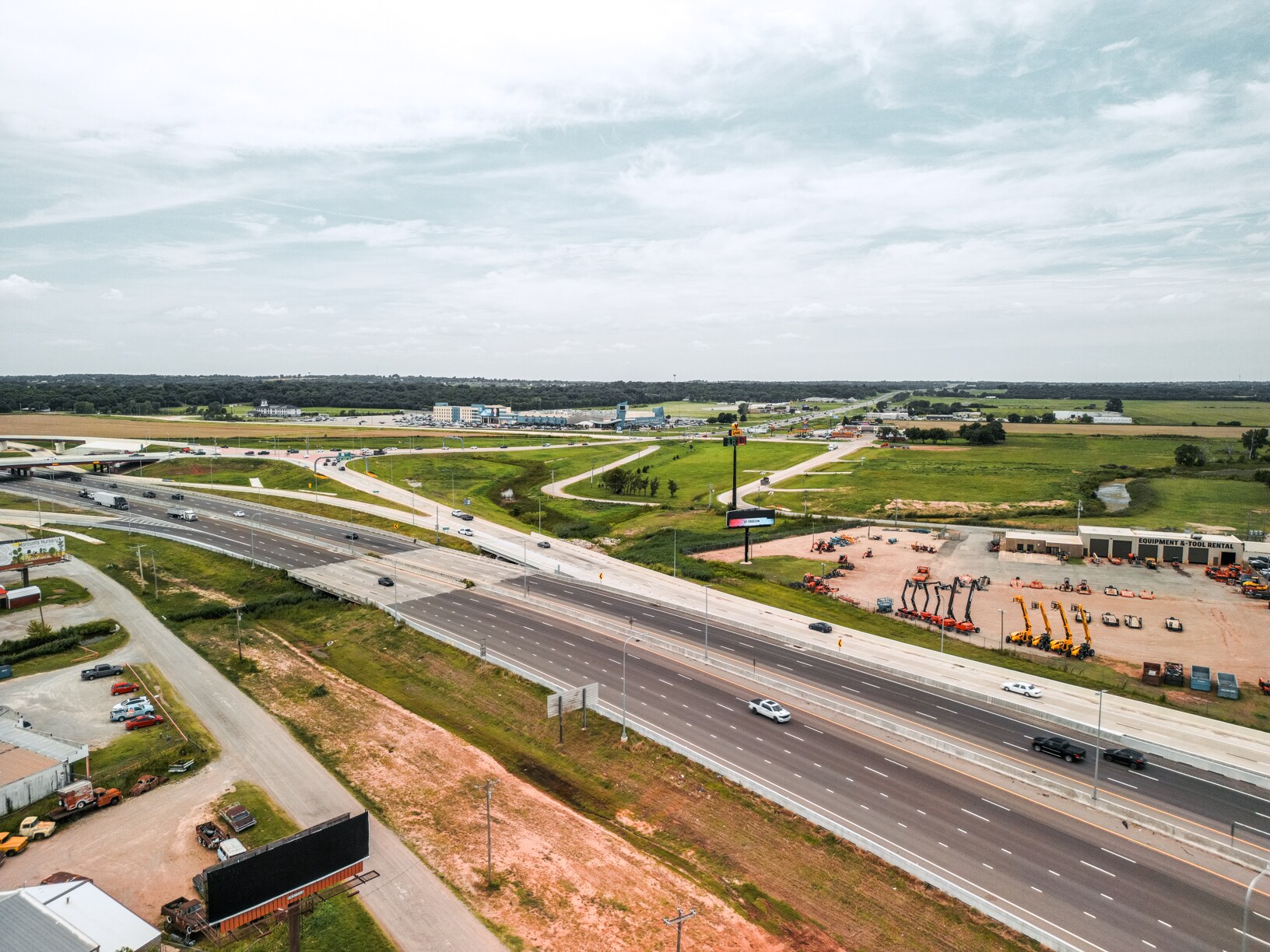 3139 S Interstate Dr, Norman, OK à vendre Photo de l’immeuble– Image 1 sur 5