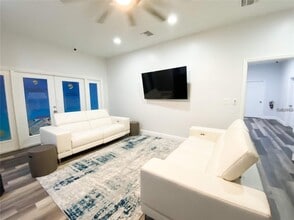 103 Broadway, Kissimmee, FL à louer Photo intérieure– Image 2 sur 4