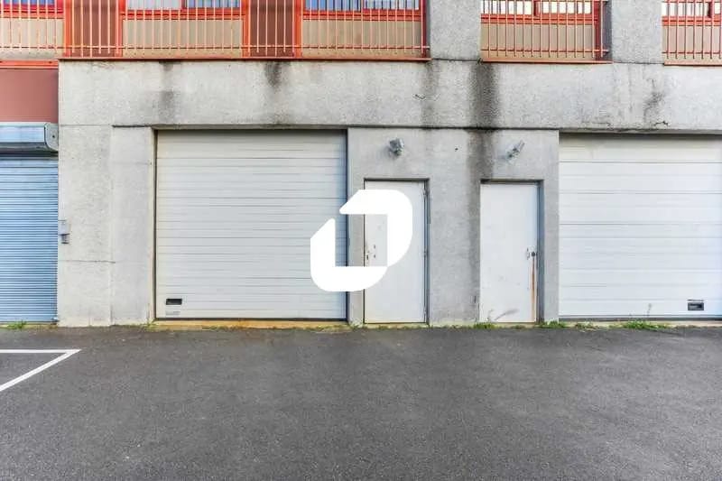 22 Bis Rue Des Malines, Lisses à louer - Photo de l’immeuble – Image 2 sur 10