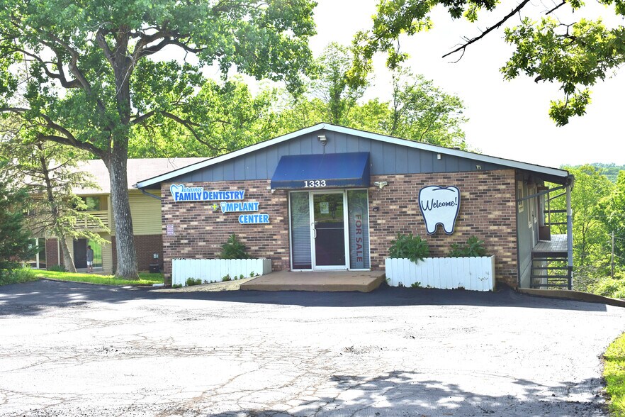 1333 W Outer 21 Rd, Arnold, MO à vendre - Photo de l’immeuble – Image 2 sur 30