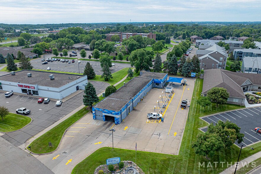 516 Freeport St, Elk River, MN à vendre - Photo de l’immeuble – Image 2 sur 3
