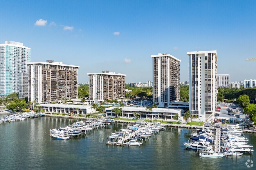 1901-1925 Brickell Ave, Miami, FL à vendre - Photo principale – Image 1 sur 7
