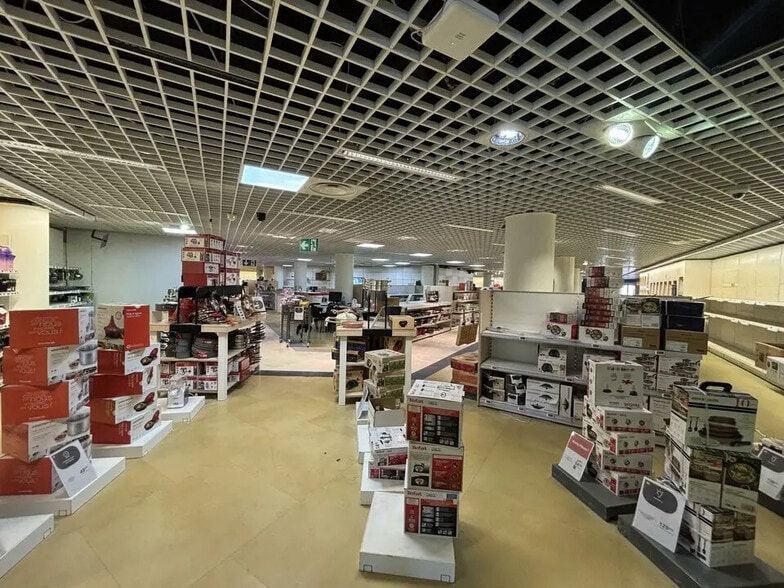 Local commercial dans Lyon à louer - Photo de l’immeuble – Image 3 sur 6