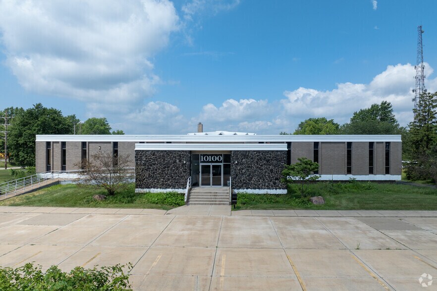 10100 Brecksville Rd, Brecksville, OH à louer - Photo de l’immeuble – Image 3 sur 5