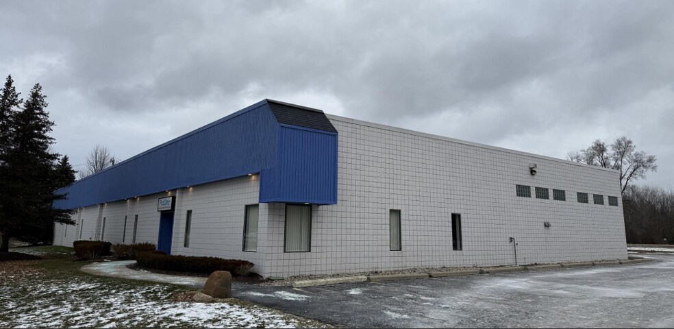 1200 Benstein Rd, Commerce Township, MI à vendre - Photo de l’immeuble – Image 3 sur 3