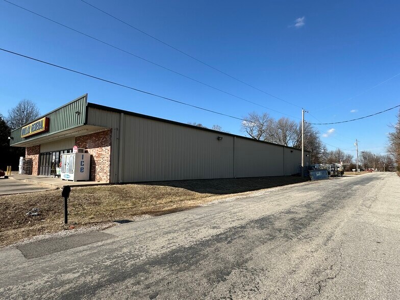 310 N 14th St, Sarcoxie, MO à vendre - Photo de l’immeuble – Image 3 sur 5