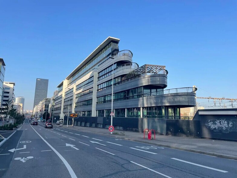 Bureau dans Lyon à louer - Photo de l’immeuble – Image 1 sur 19