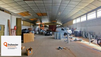 Plus de détails pour Local d'activités à louer