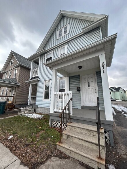 671 Goodman St S, Rochester, NY à vendre - Photo de l’immeuble – Image 2 sur 2