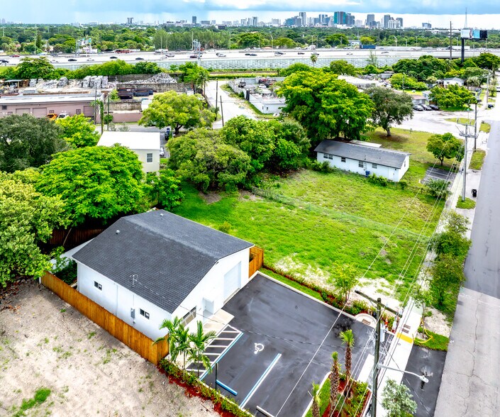 654 NW 22nd Rd, Fort Lauderdale, FL à vendre - Photo de l’immeuble – Image 3 sur 13