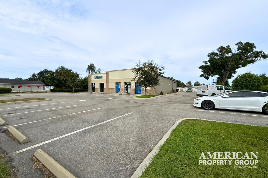 3613 14th St W, Bradenton, FL à vendre - Photo de l’immeuble – Image 3 sur 19