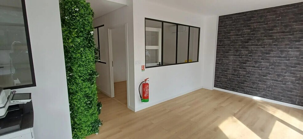 Bureau dans Baillargues à louer - Photo de l’immeuble – Image 3 sur 4