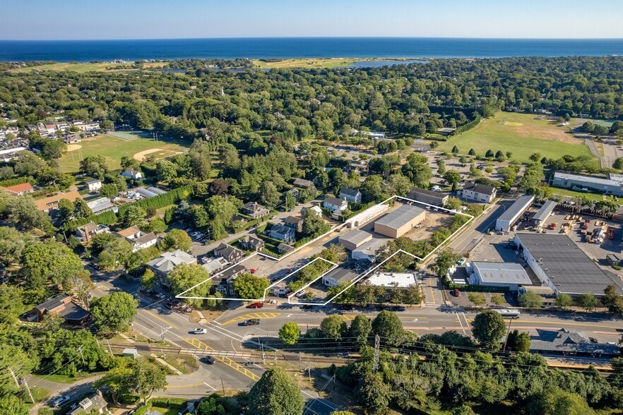 9 Railroad Ave, East Hampton, NY à louer - Aérien – Image 3 sur 6