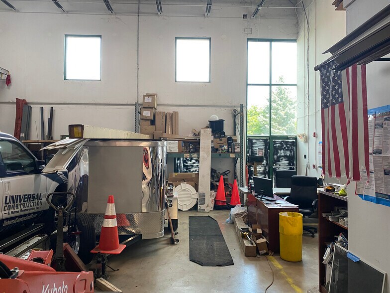 2760 Beverly Dr, Aurora, IL à vendre - Photo de l’immeuble – Image 3 sur 5