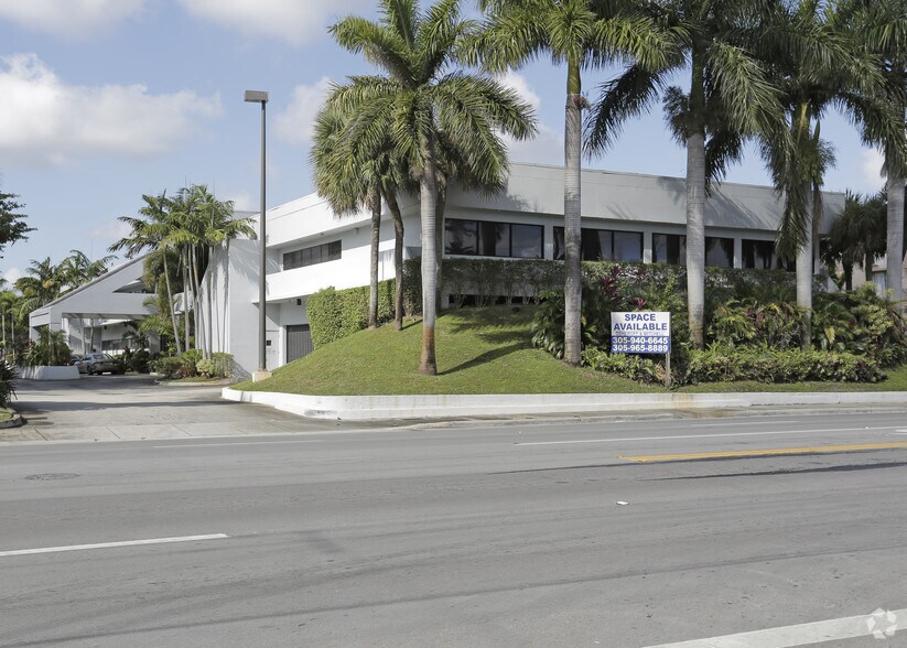 16400 NW 2nd Ave, Miami, FL à louer - Photo principale – Image 1 sur 4