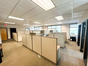 20 Allen Ave, Webster Groves, MO à louer Photo intérieure– Image 2 sur 10