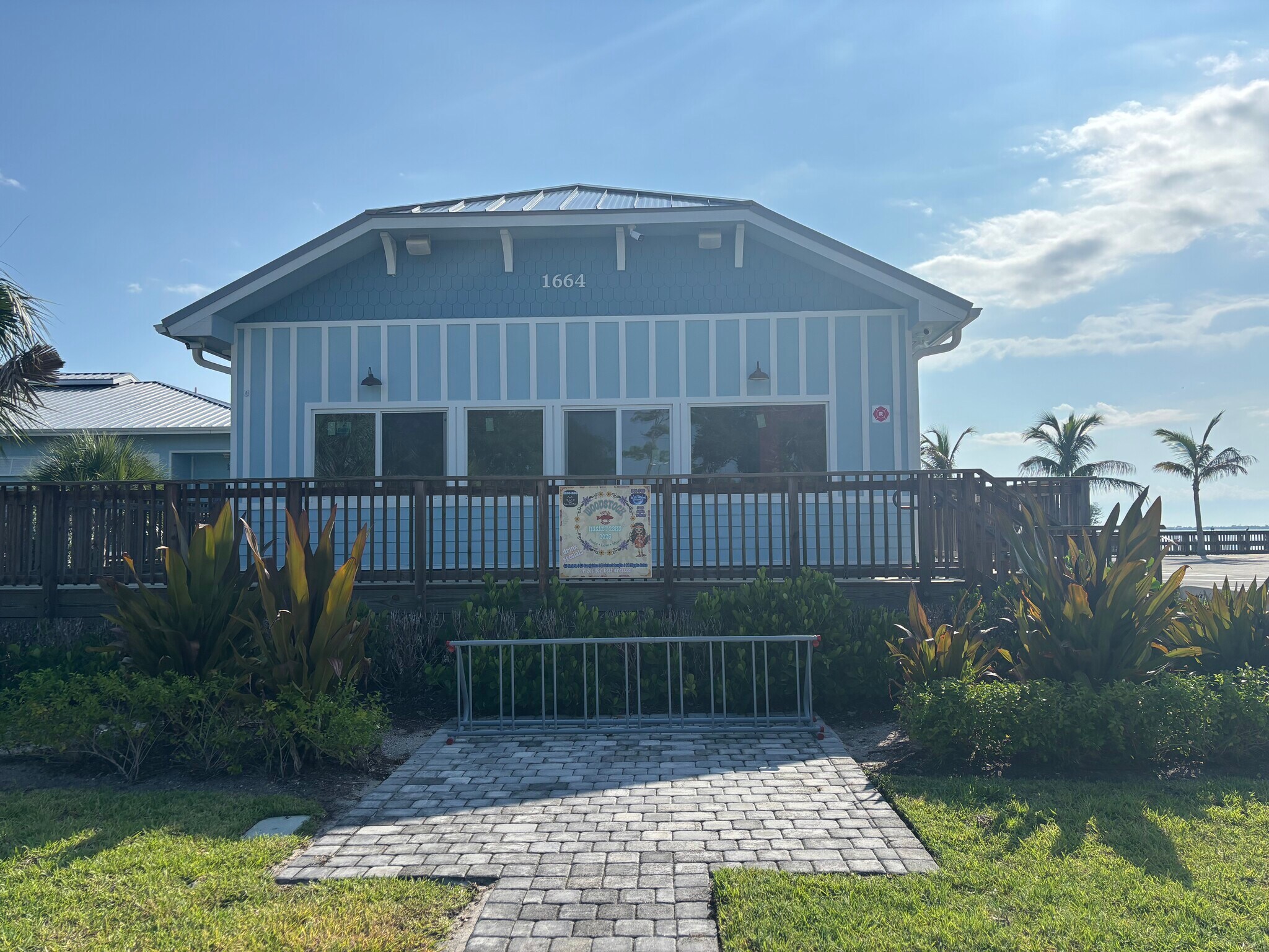 1664 Indian River Dr, Sebastian, FL à louer Photo de l’immeuble– Image 1 sur 3