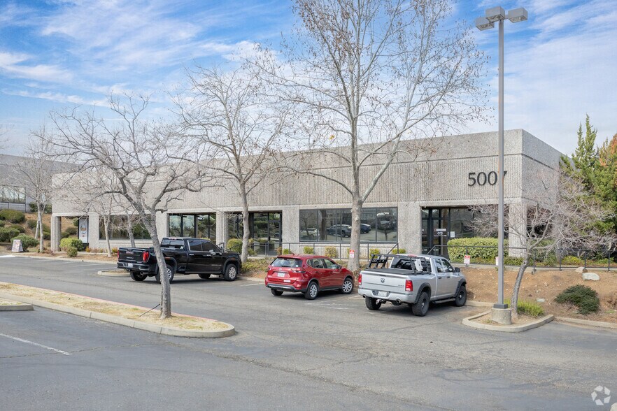 5007 Windplay Dr, El Dorado Hills, CA à vendre - Photo de l’immeuble – Image 2 sur 8