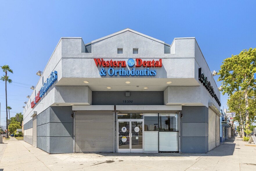 18300 Sherman Way, Reseda, CA à vendre - Photo de l’immeuble – Image 2 sur 14
