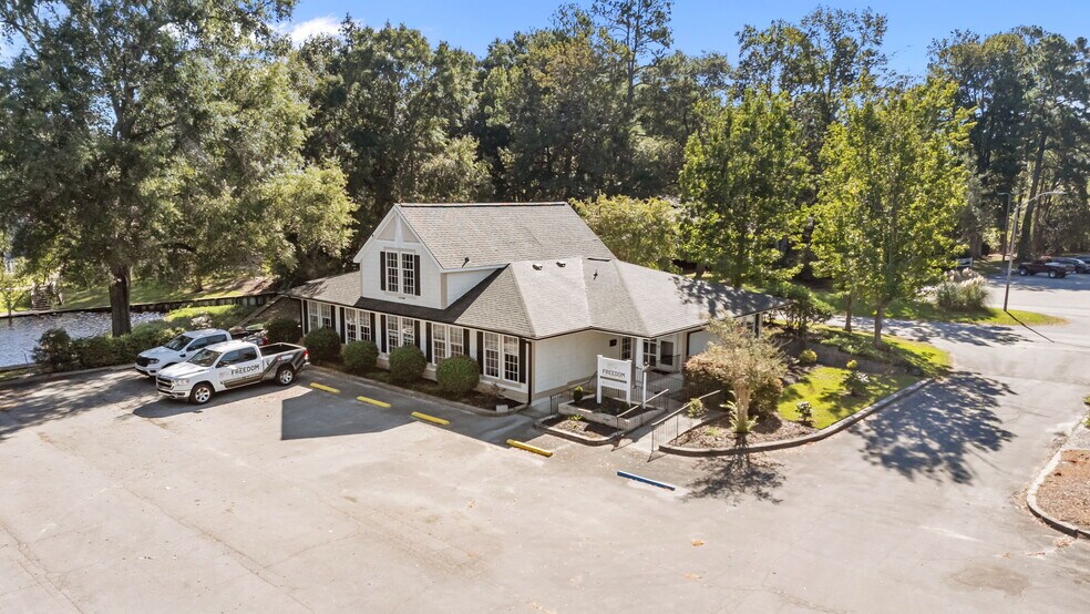 44 Shoreline Dr, New Bern, NC à vendre - Photo de l’immeuble – Image 1 sur 39